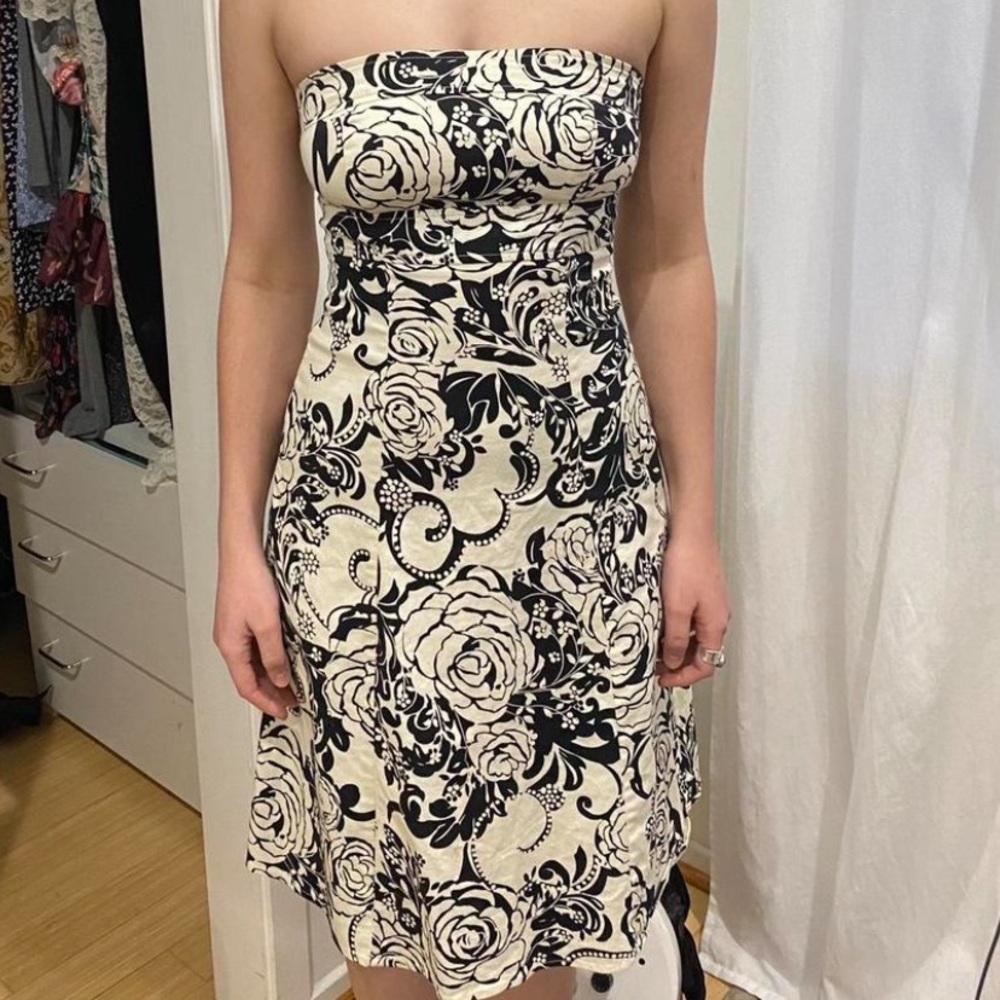 Floral strapless dress